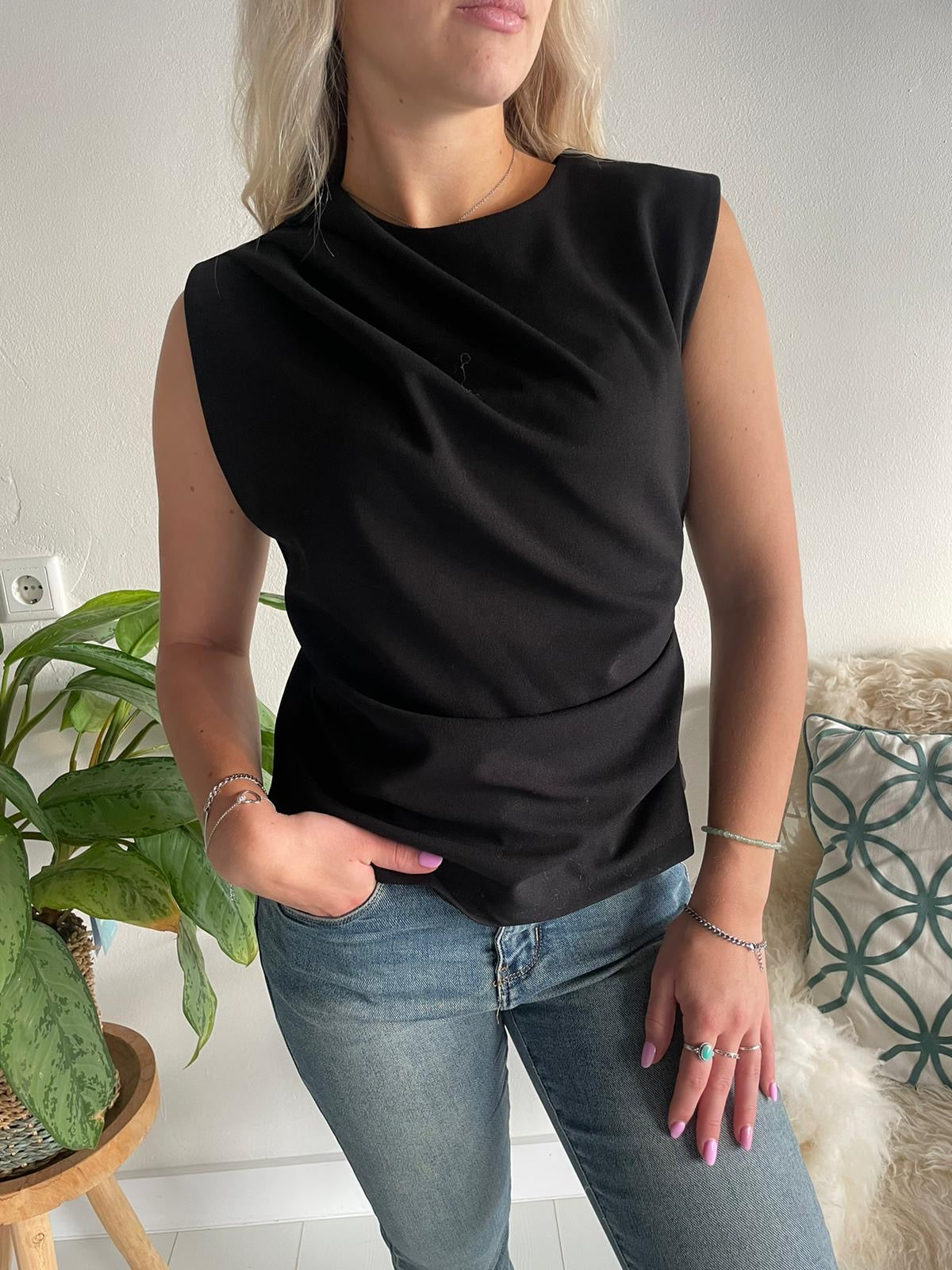 Nora - Sleeveless Top