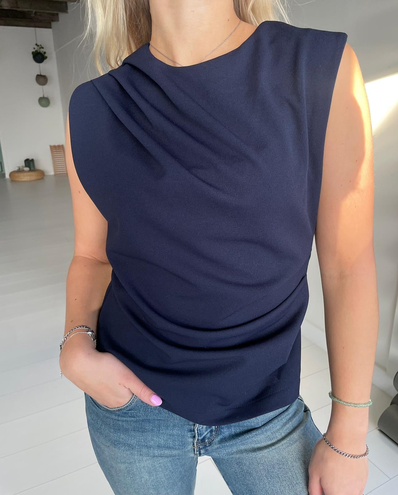 Nora - Sleeveless Top