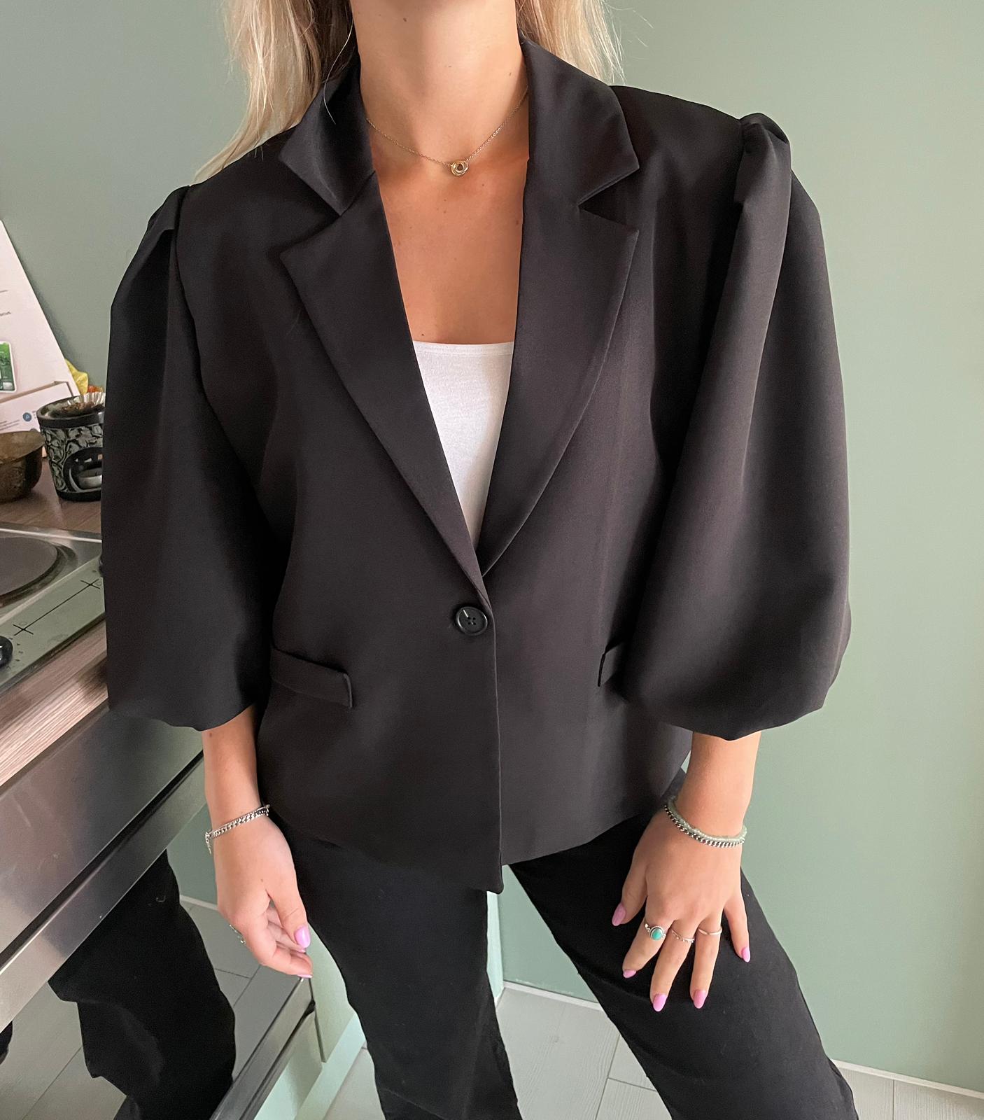 The Ava Blazer – Stijl en Vrouwelijkheid in Één