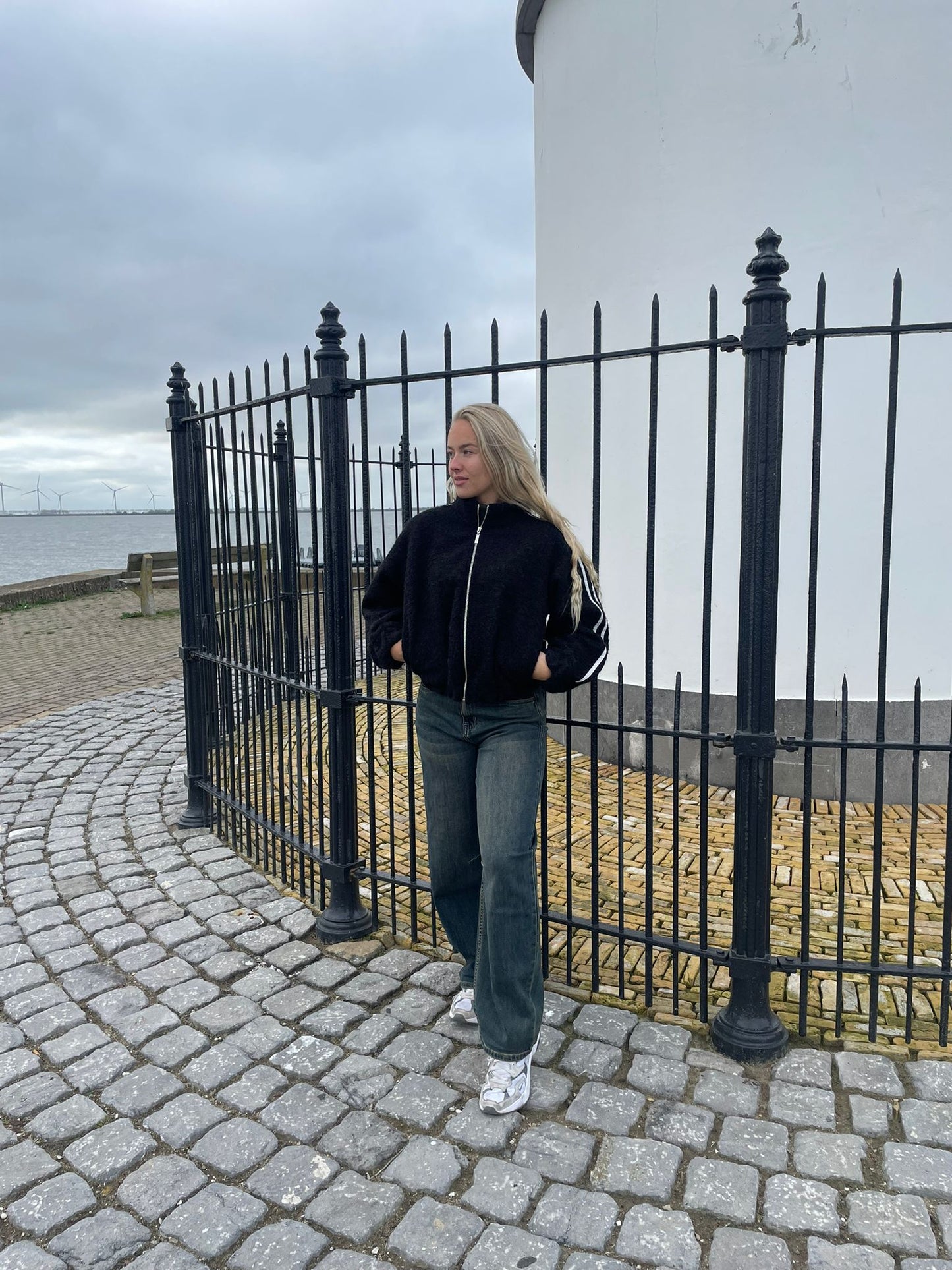 Brooklyn – Fuzzy Varsity Jacket | Zwart