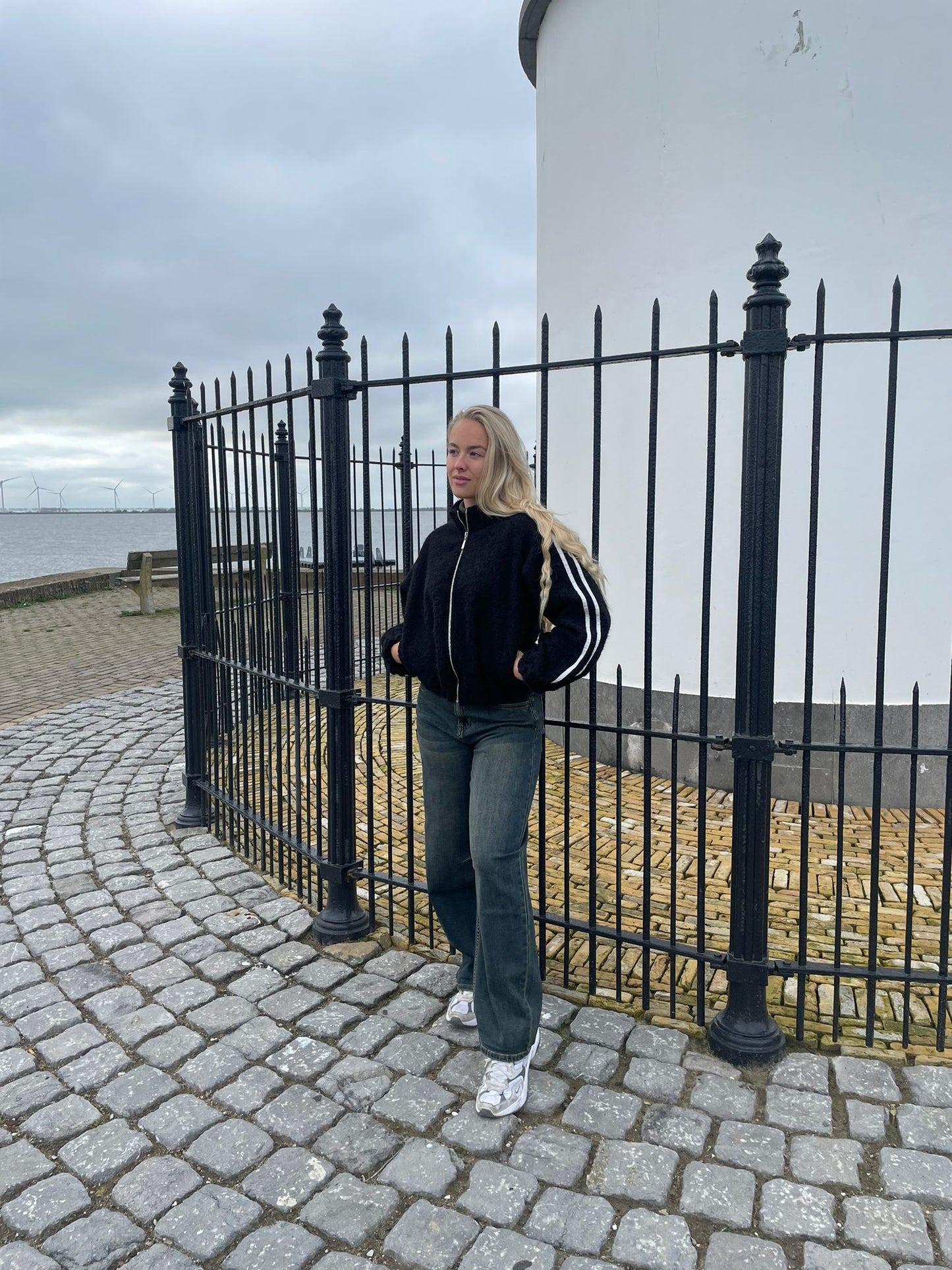Brooklyn – Fuzzy Varsity Jacket | Zwart