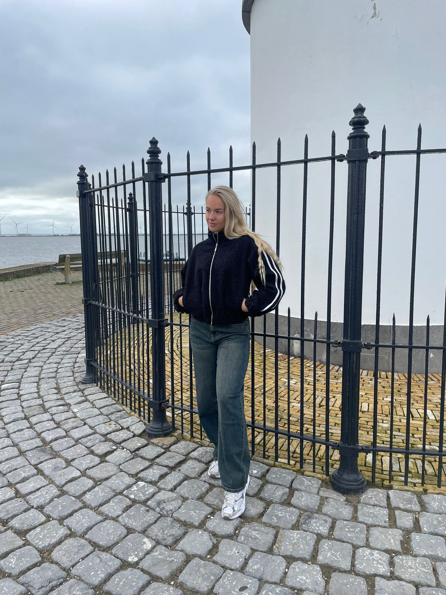Brooklyn – Fuzzy Varsity Jacket | Zwart