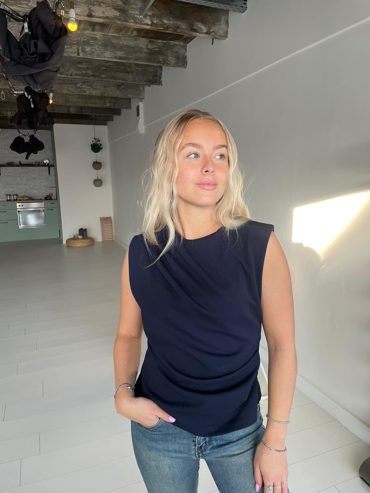 Nora - Sleeveless Top