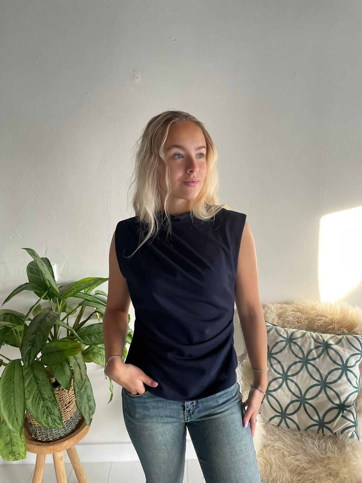 Nora - Sleeveless Top