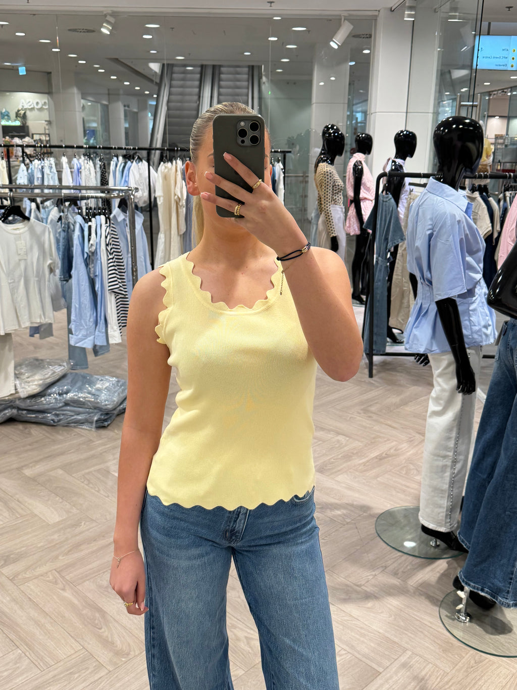AA3082 Tanktop Geel