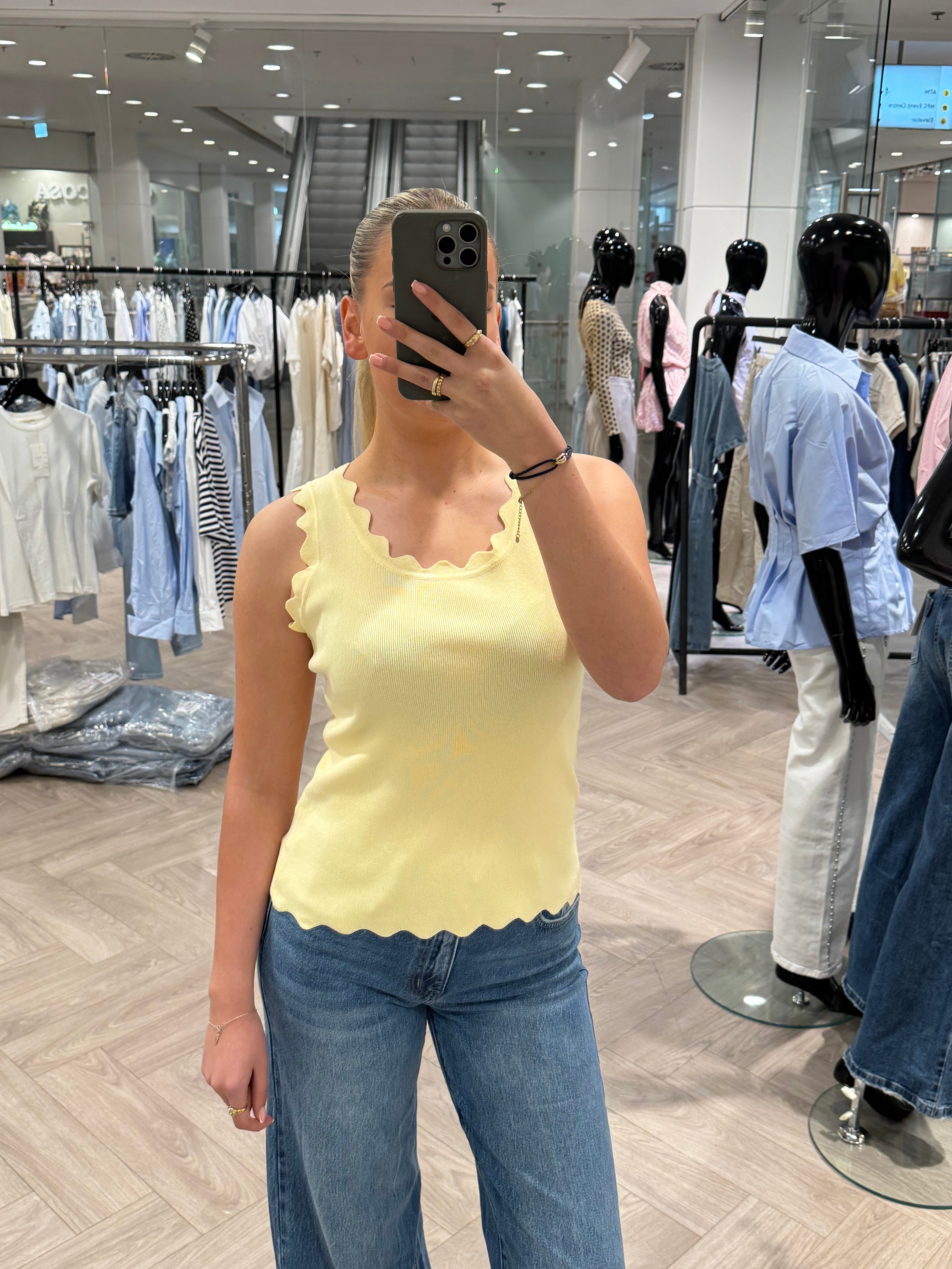 AA3082 Tanktop Geel