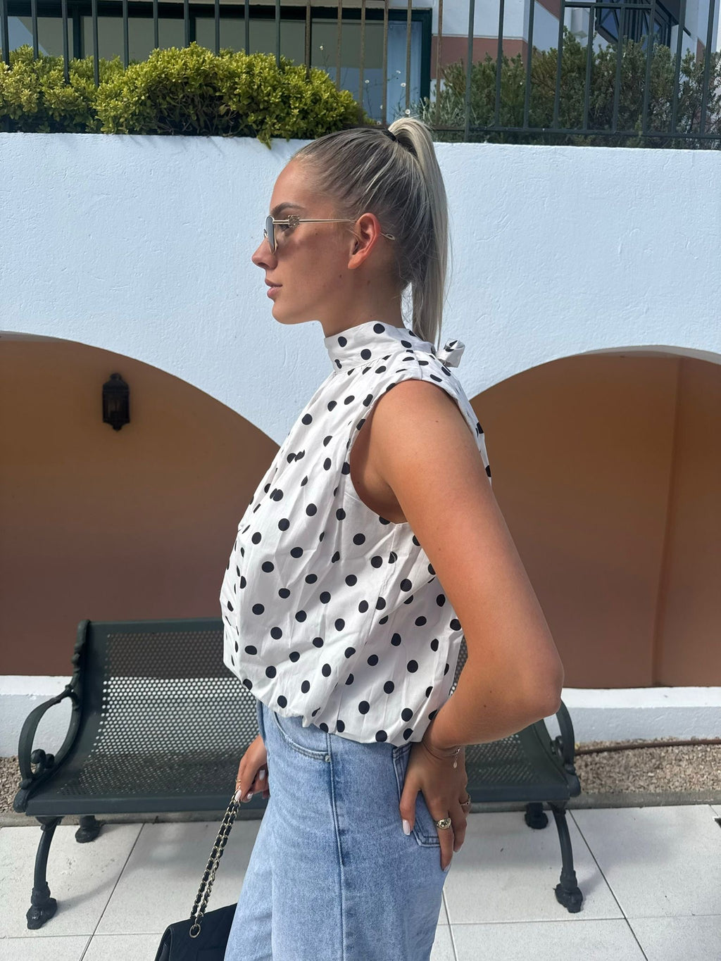 61367 POLKA DOTS OPEN RUG TOP